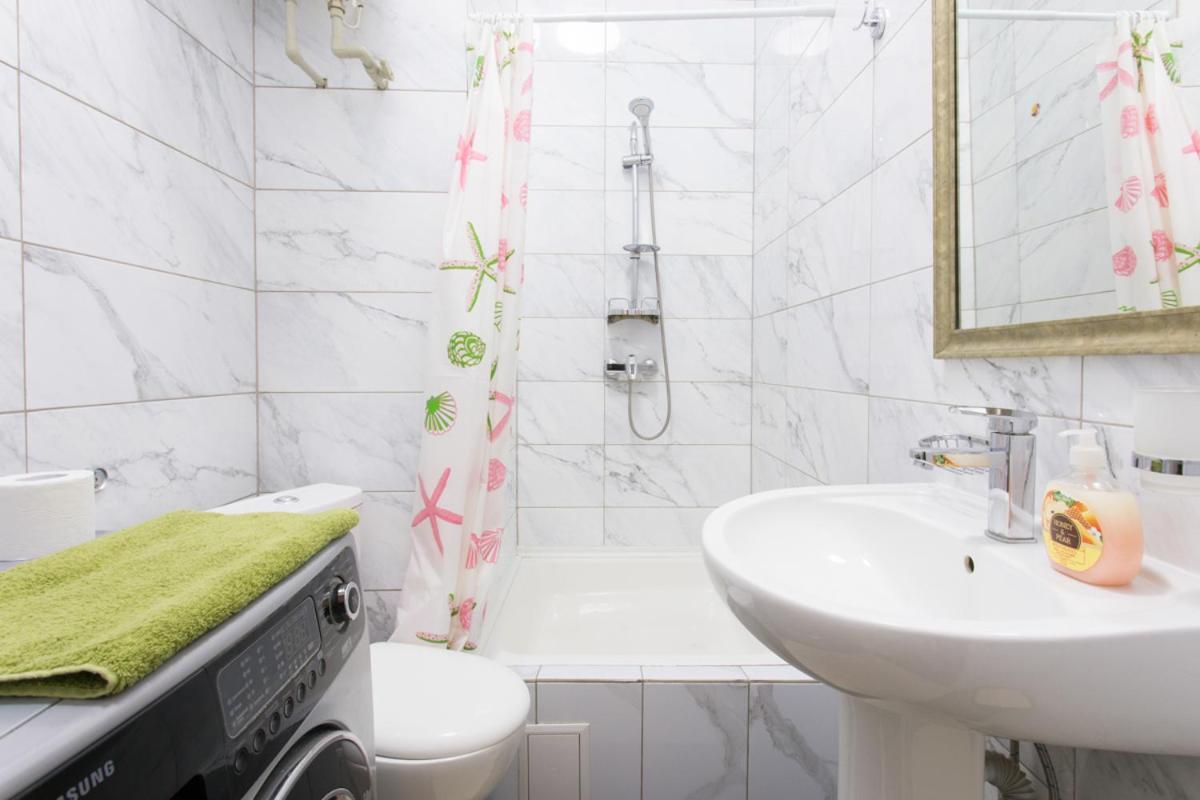 Апартаменти На Сковороди,3Б Kharkov Luaran gambar