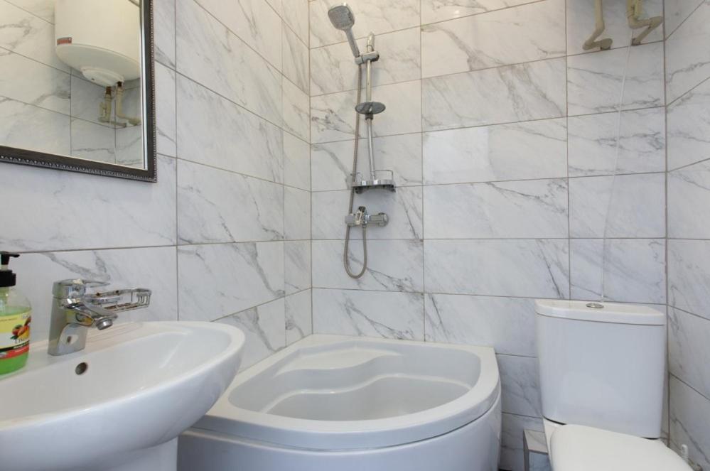 Апартаменти На Сковороди,3Б Kharkov Luaran gambar